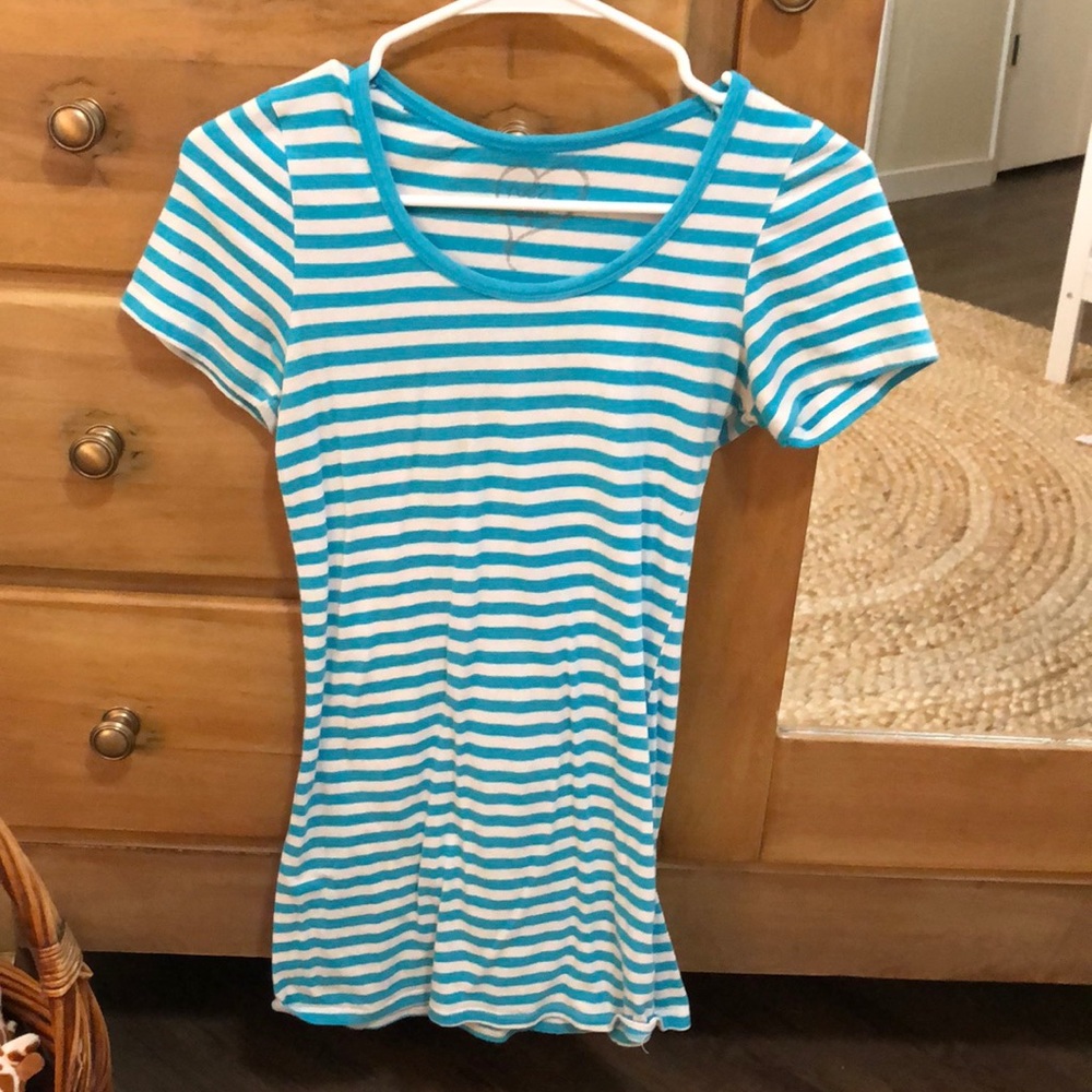 Soft stretchy material. Blue & white stripe shirt.